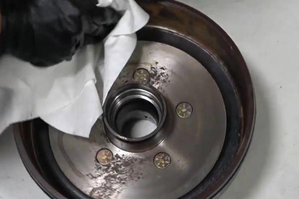 Best Trailer Hubs (2026 Guide) | Improve Towing Safety & Performance